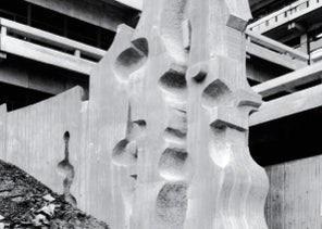 Groß-Skulptur Evolution an der Ruhr Universität Bochum
